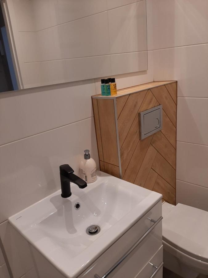 Kawalerka 28M Salon Z Kuchnia Centrum Neu Sandez Exterior foto