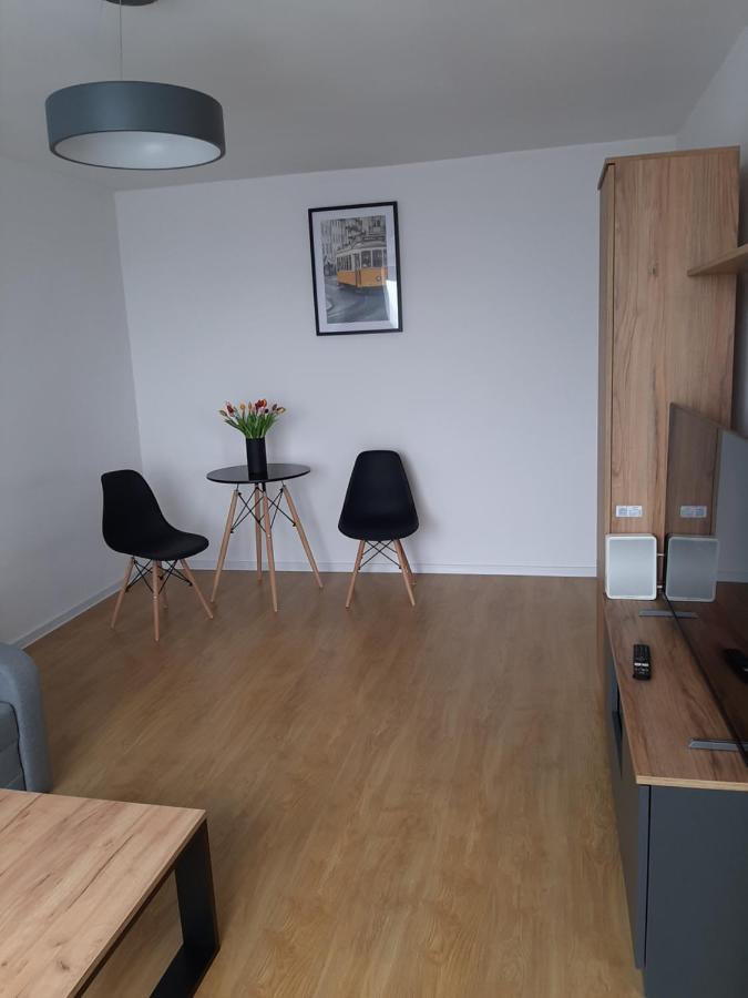 Kawalerka 28M Salon Z Kuchnia Centrum Neu Sandez Exterior foto